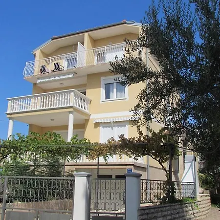 House Damir 3*