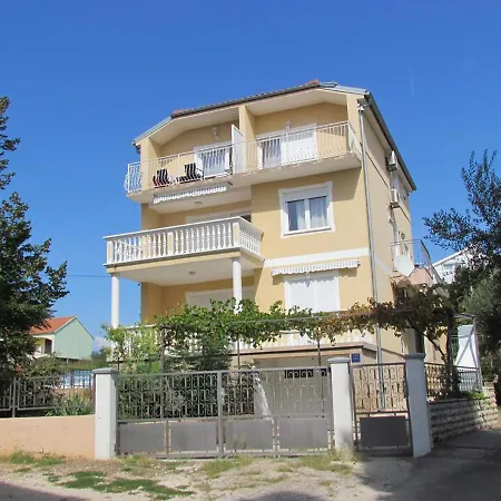 House Damir * Sveti Filip i Jakov