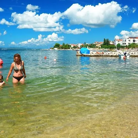 Pensión House Damir 3*