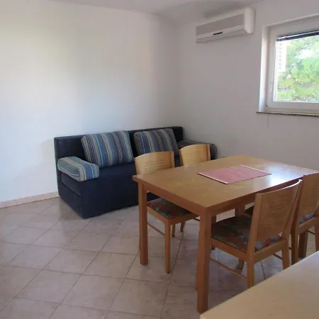 House Damir Pensión 3*