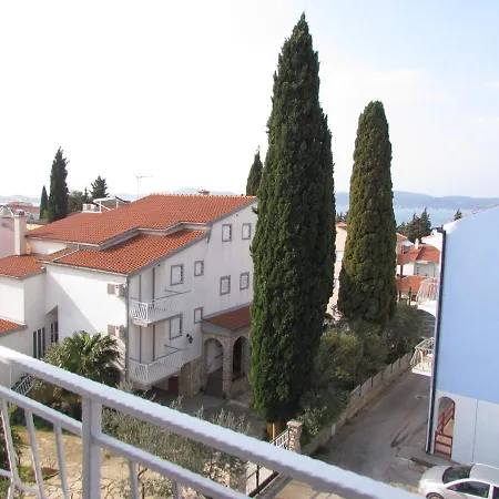 House Damir Pensión